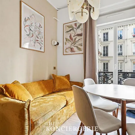 Parisian Chic Retreat - 2 Guests Apartment