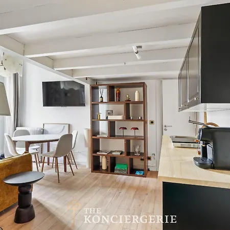 Parisian Chic Retreat - 2 Guests *
